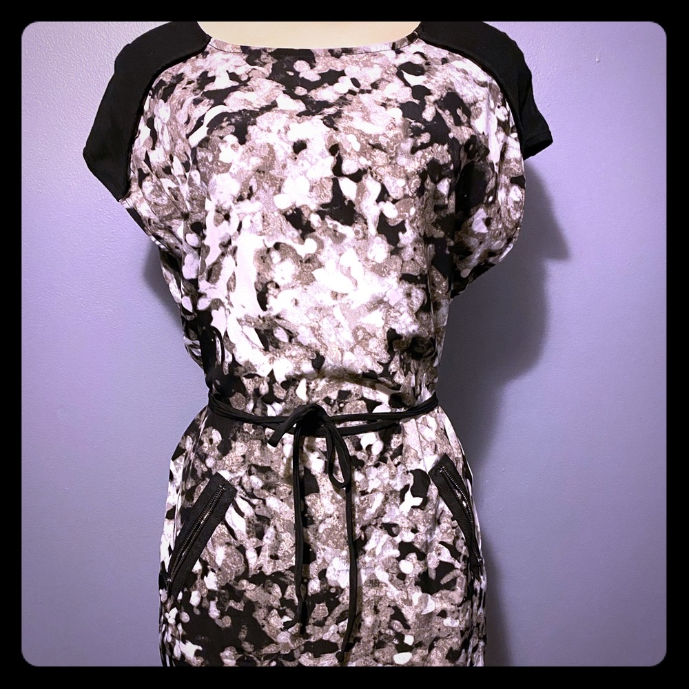 Shirt dress with zip pockets and tie waist